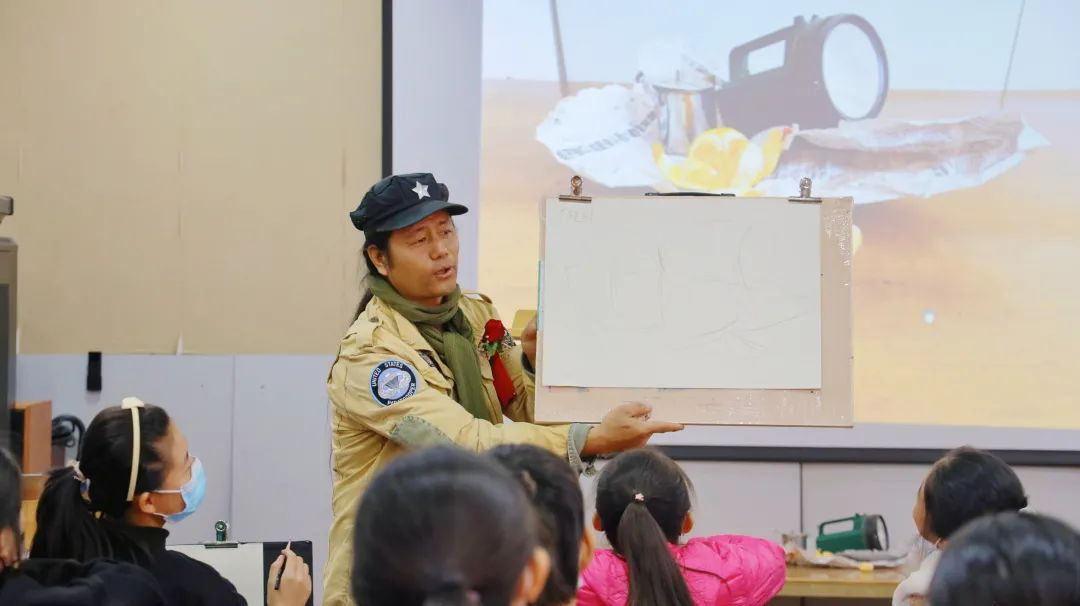 "艺术让生活更美好"韩立中副教授画展开幕-燕山大学艺术与设计学院